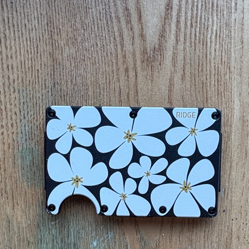 Ridge Daisy Dream RFID Blocking Wallet - White and Gold - Picture 3 of 4
